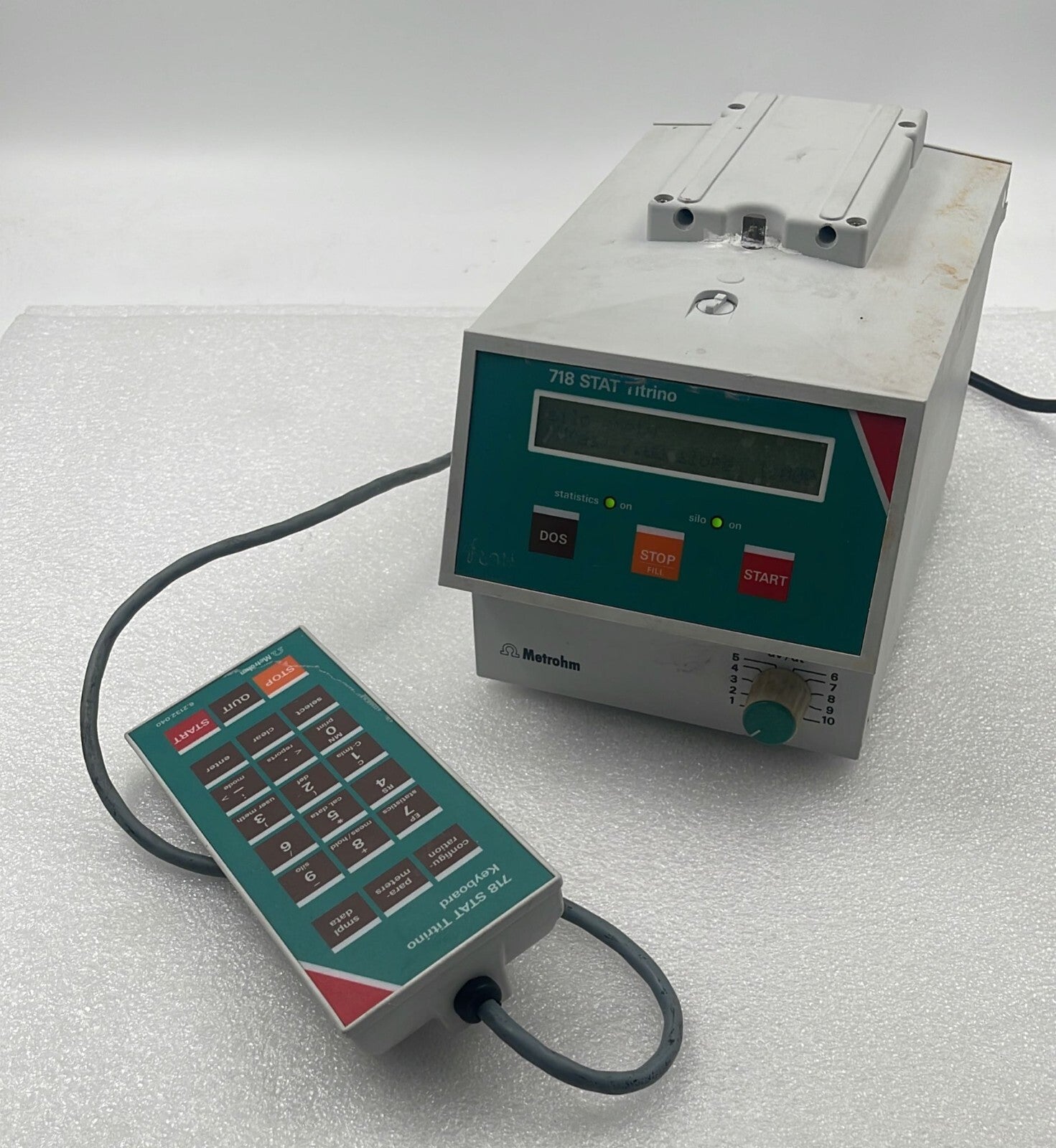 Metrohm 718 STAT Titrino with external keyboard