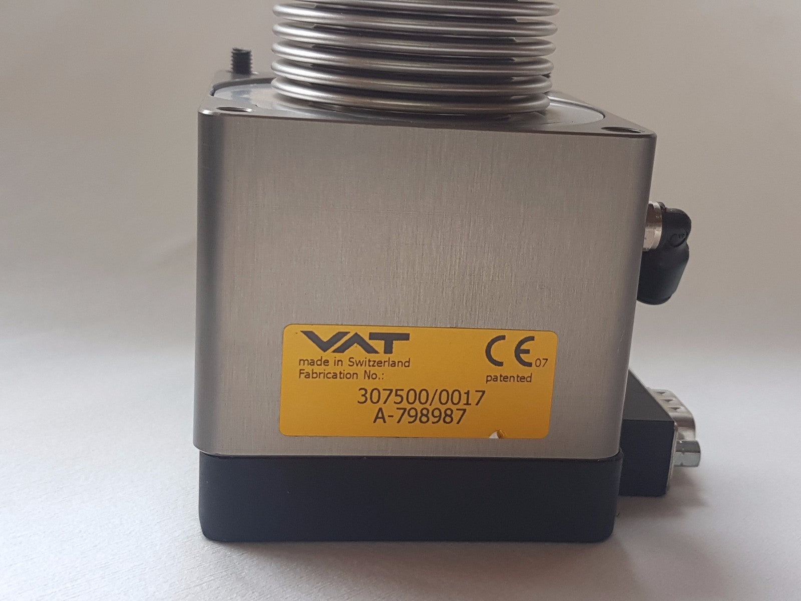 Vat 307500 0017 Hv A 798987 Metal Angle Valve Insert Air Operated Switzerland
