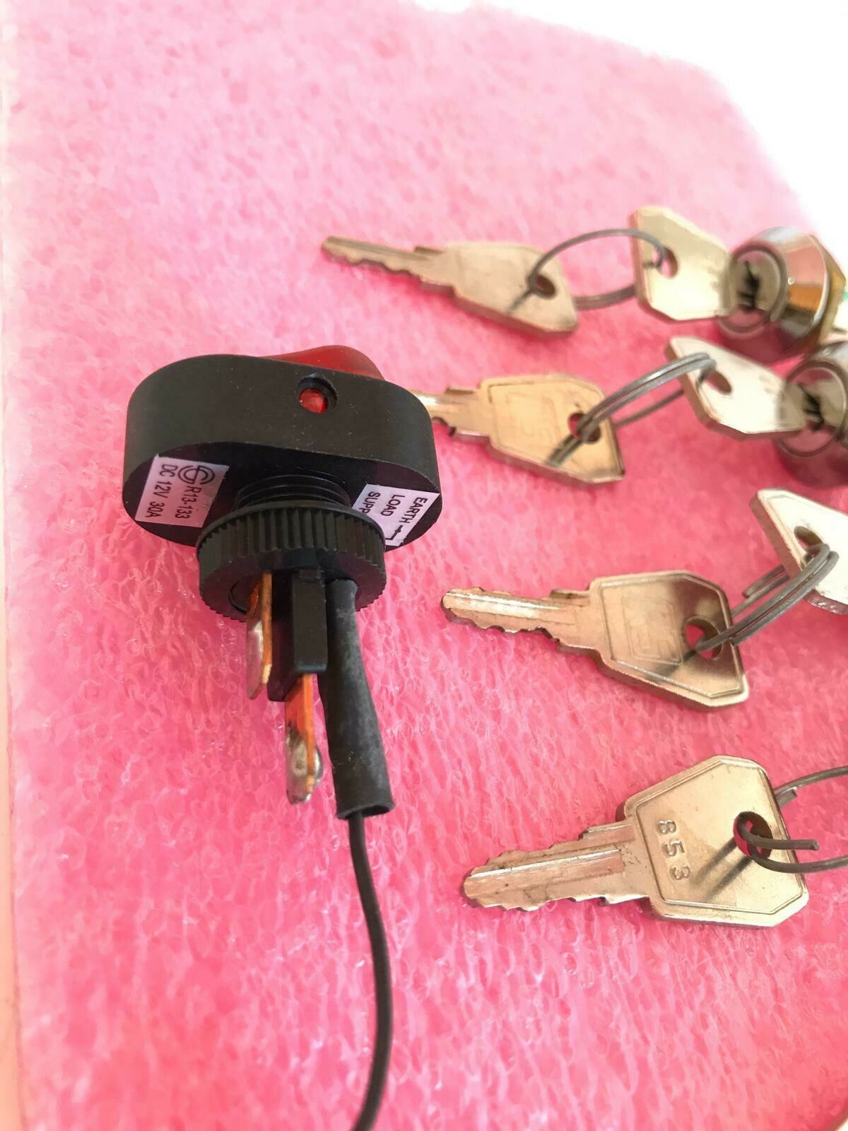 Key Switch, SPDT-NO/NC, 5 A @ 115 V ac 2-Way, -20  +65°C Lot of 5