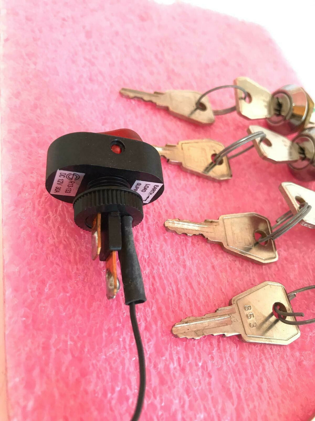 Key Switch, SPDT-NO/NC, 5 A @ 115 V ac 2-Way, -20  +65°C Lot of 5