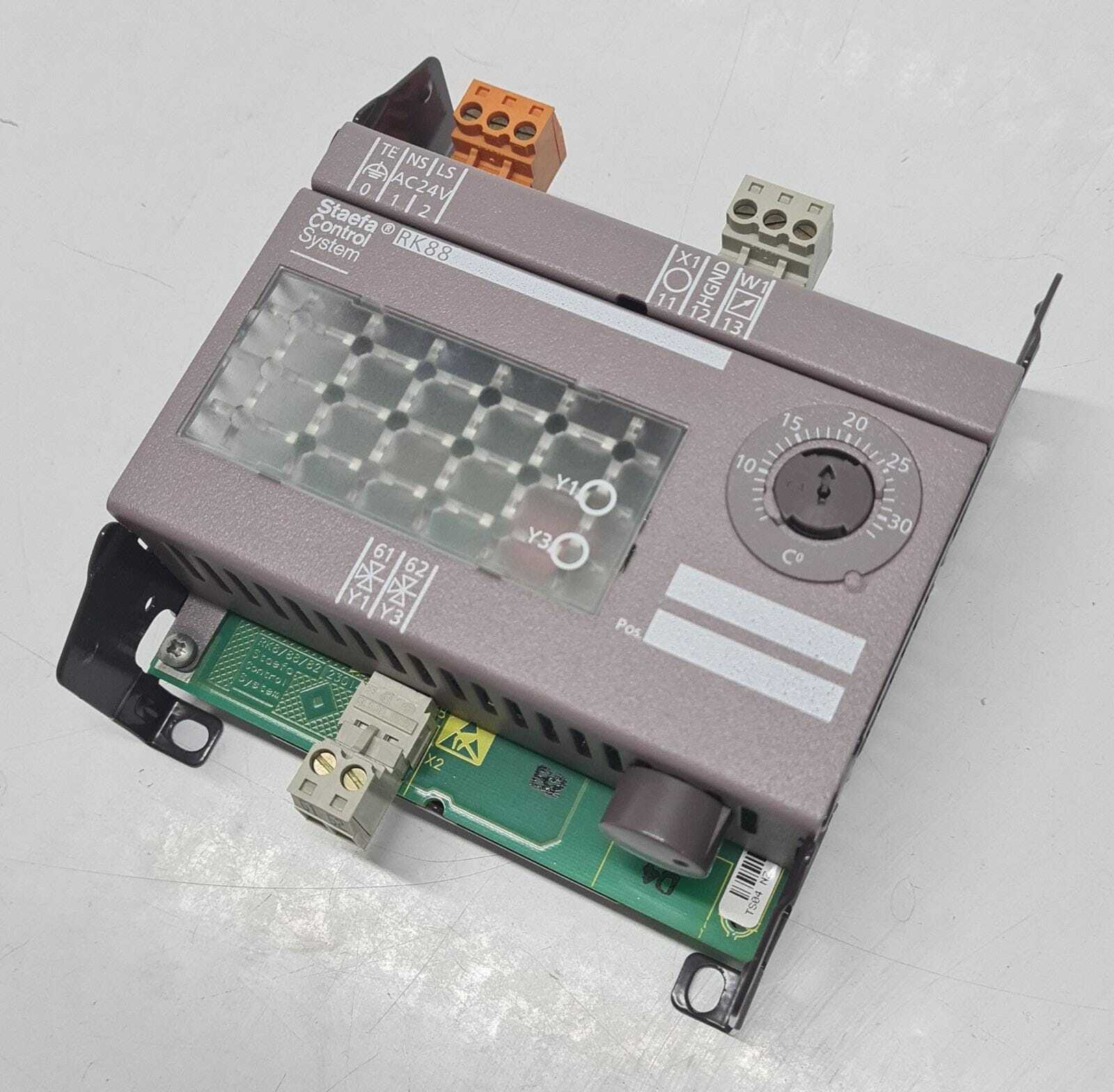 NEW - LANDIS Staefa Control System RK88 Universal Controller