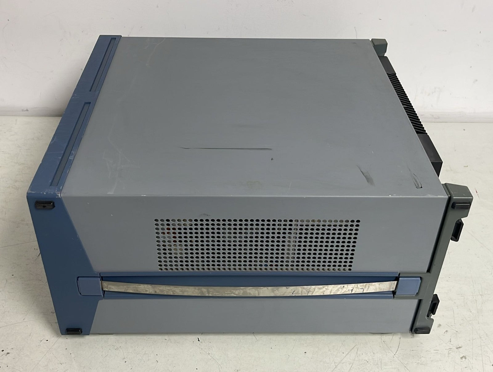 Rohde & Schwarz FSIQ 3  Signal Analyzer 20Hz 3.5GHz