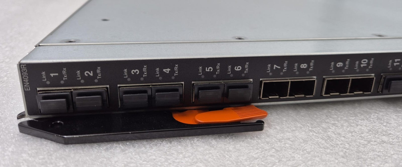 Lenovo Flex System Fabric EN4093R 10Gb Scalable Switch 00VX203 00VX205