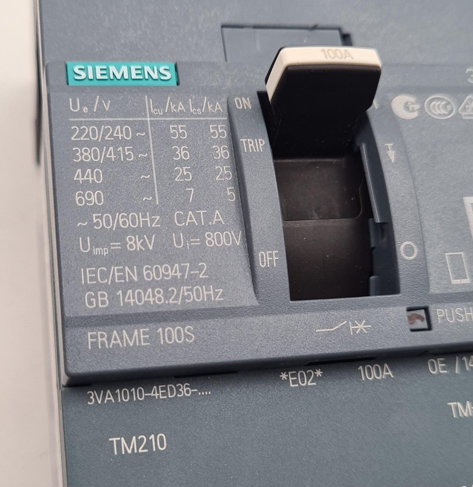 SIEMENS 3VA1010-4ED36-0AA0 Circuit Breaker TM210 3VA1 100A