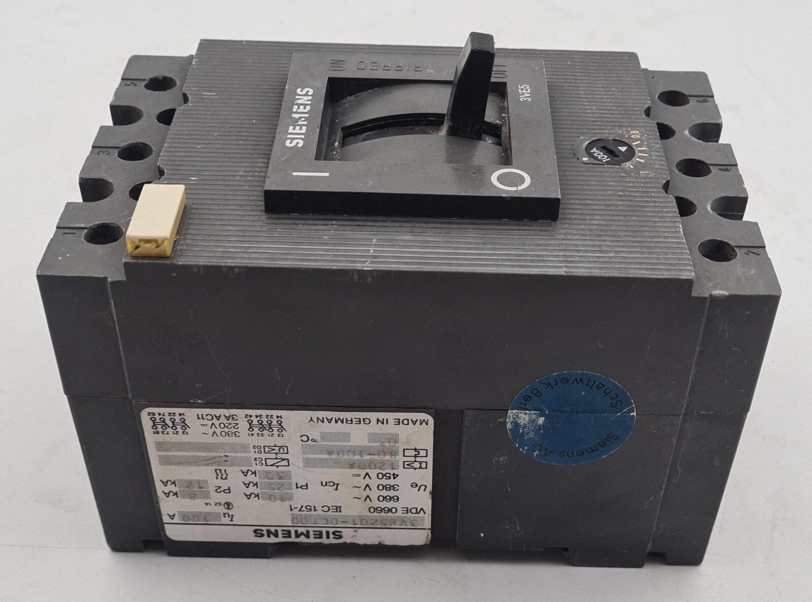 SIEMENS 3VE5 3VE5201-0CT00 VDE 0660 IEC 157-1 CIRCUIT BREAKER