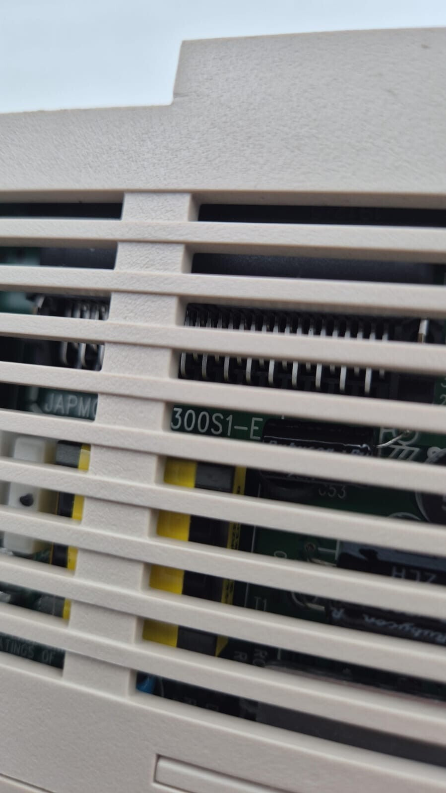 YASKAWA MP3300 MBU-304 MP3300iec JEPMC-BU3304-E VER. A05 PLC Controller