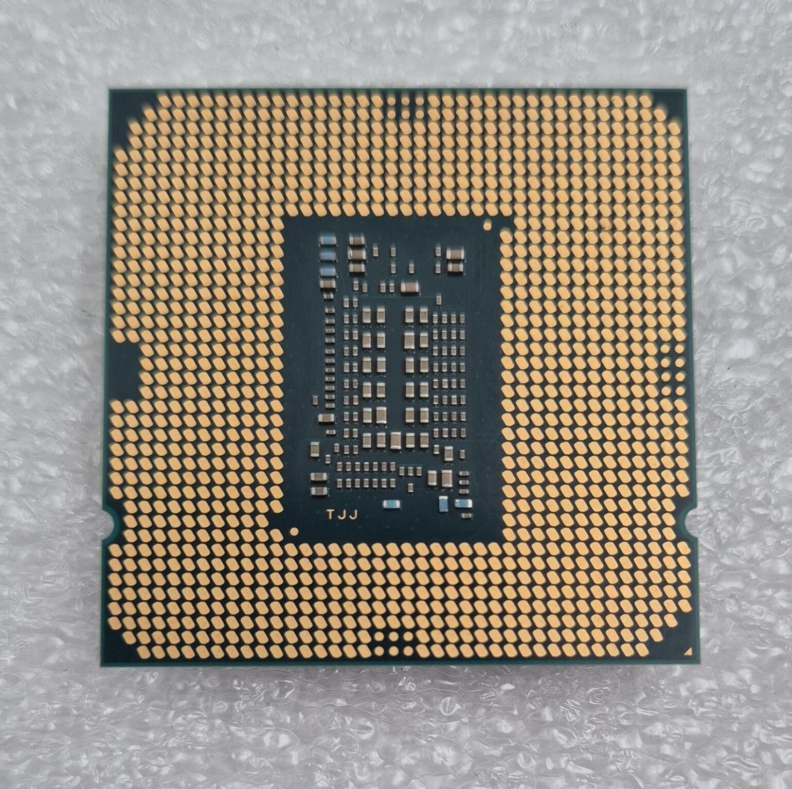 Intel Core i5-10500T LGA1200 processor contact pins underside