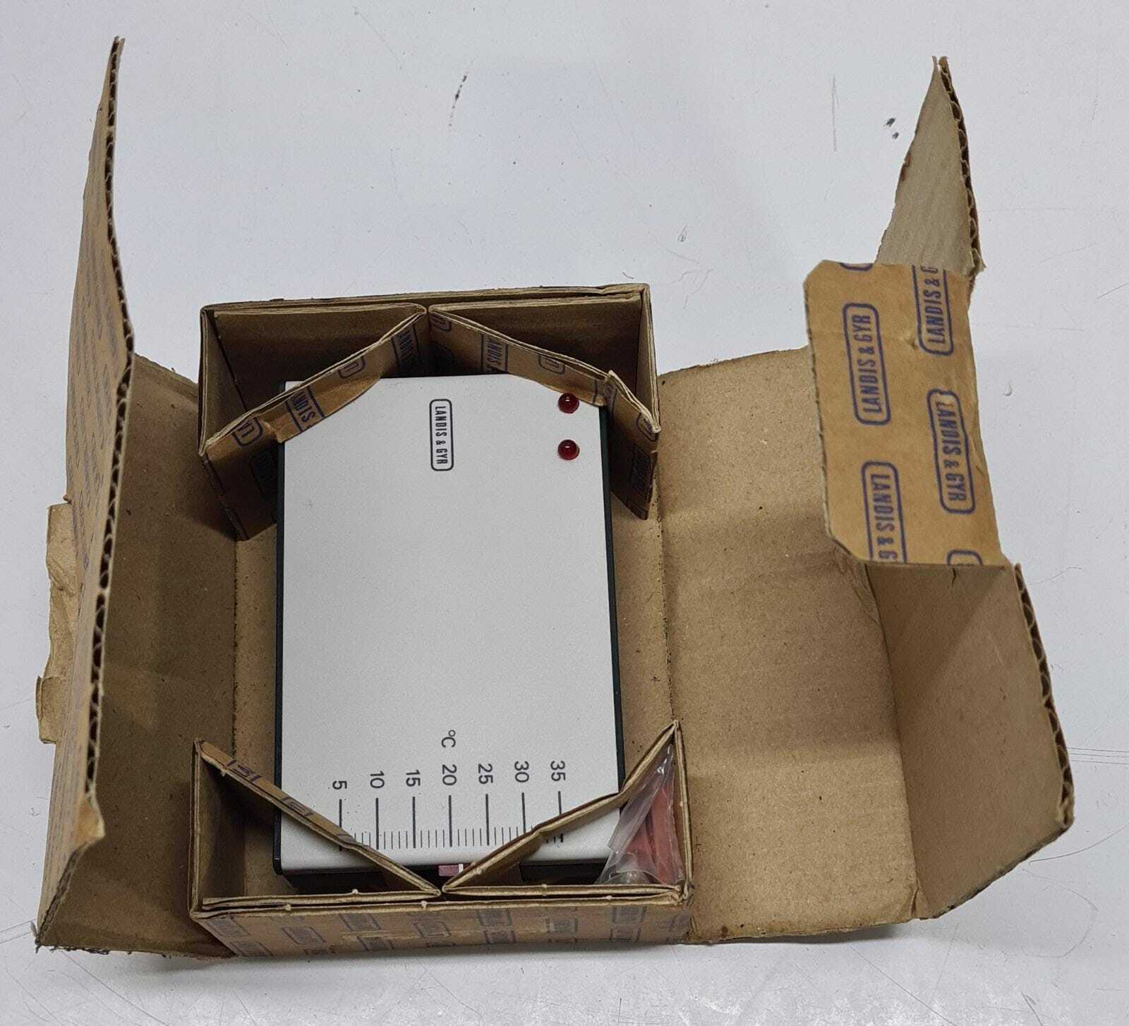 NEW - LANDIS & GYR POLYGYR RCA 61.2 Thermostat