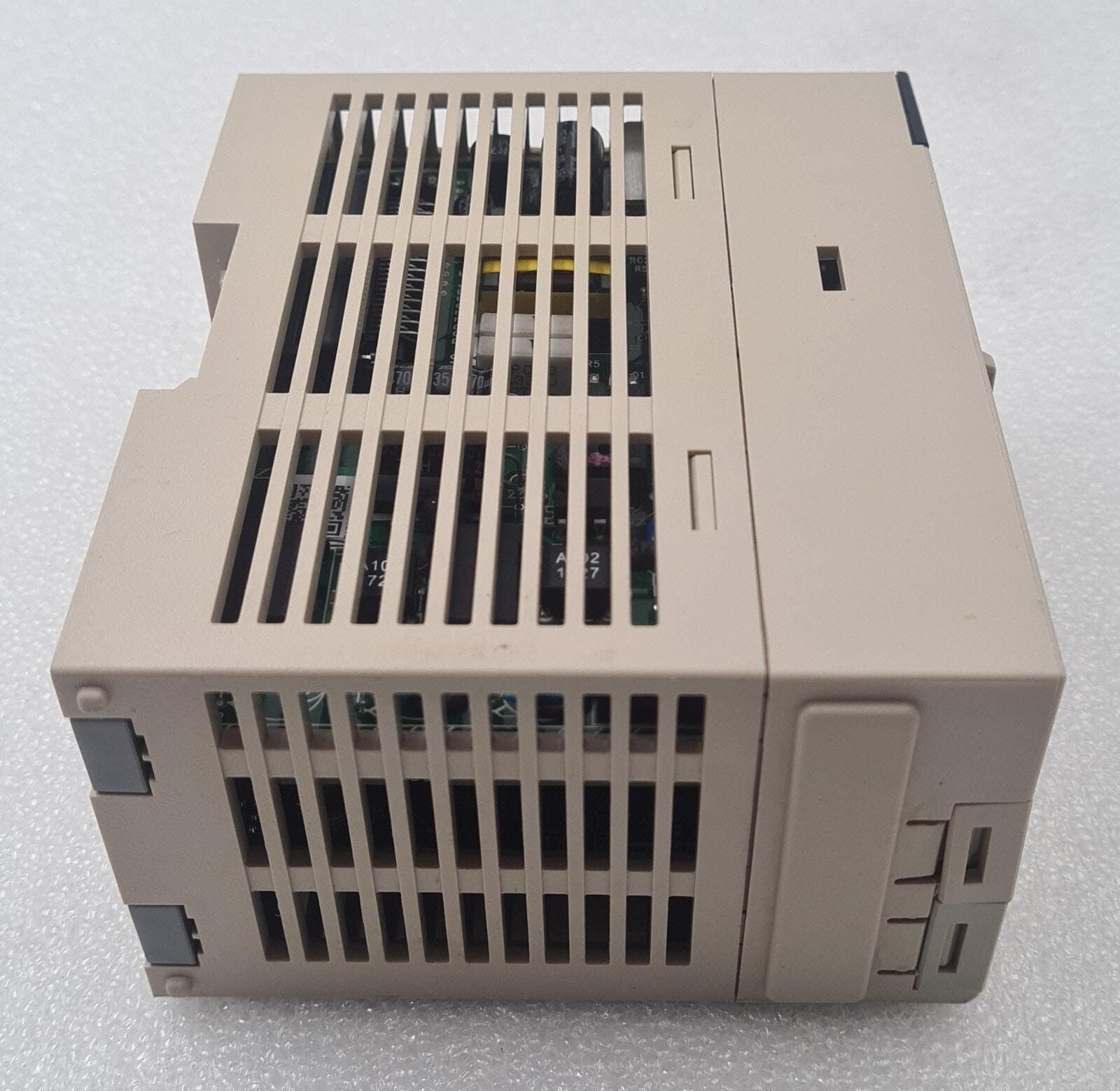 YASKAWA MP3300 MBU-304 MP3300iec JEPMC-BU3304-E VER. A05 PLC Controller