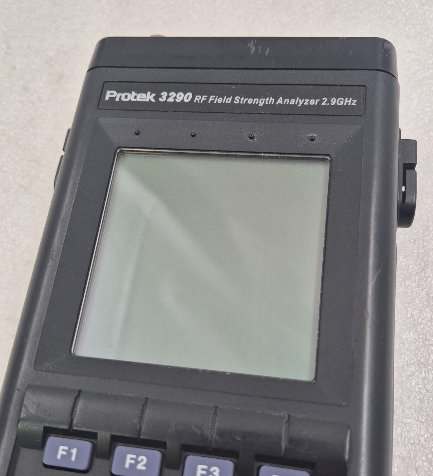 Protek 3290 RF Field Signal Strength Analyzer 2.9GHz Hand-Held Device