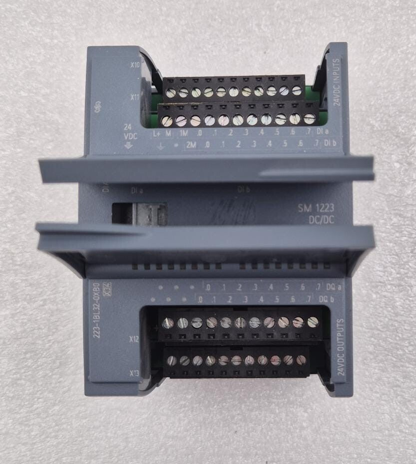 Siemens SIMATIC S7-1200 SM 1223 DC/DC 6ES7 223-1BL32-0XB0 DIGITAL I/O 24VDC
