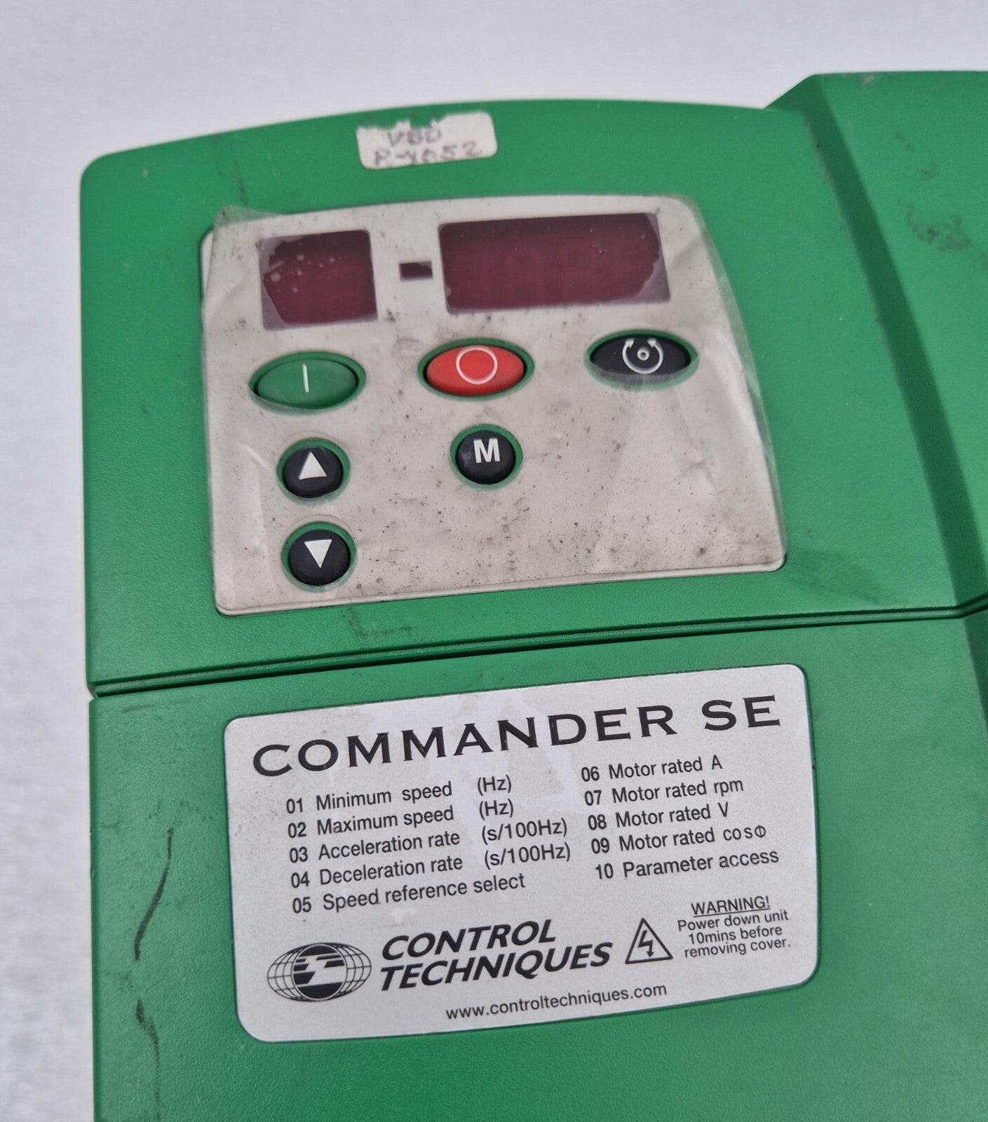 Commander SE SE33400750 keypad control panel close-up