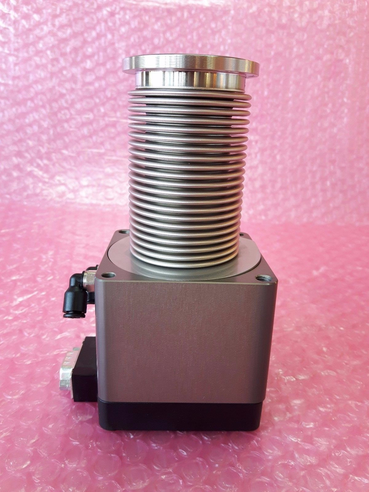 Vat 307500 0011 HV Angle Valve Insert Air Operated.