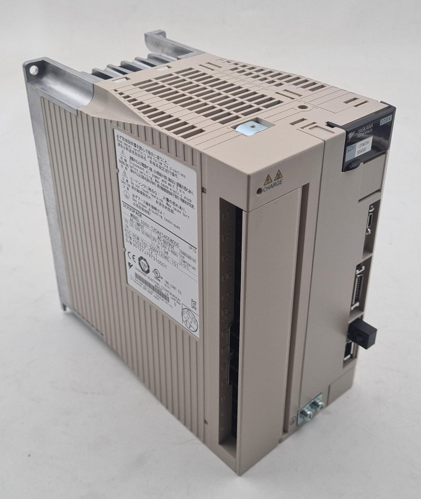 NEW - YASKAWA SERVOPACK SGDV-120AE5A008000 Servo Drive 1.5kW 200V