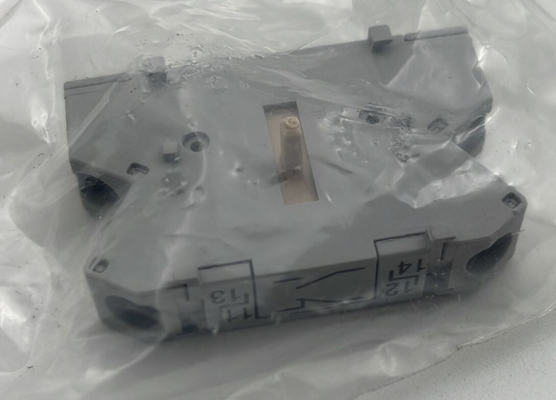 [LOT OF 4] Siemens 3LD9200-5B Auxiliary switch 1NO + 1NC 600V