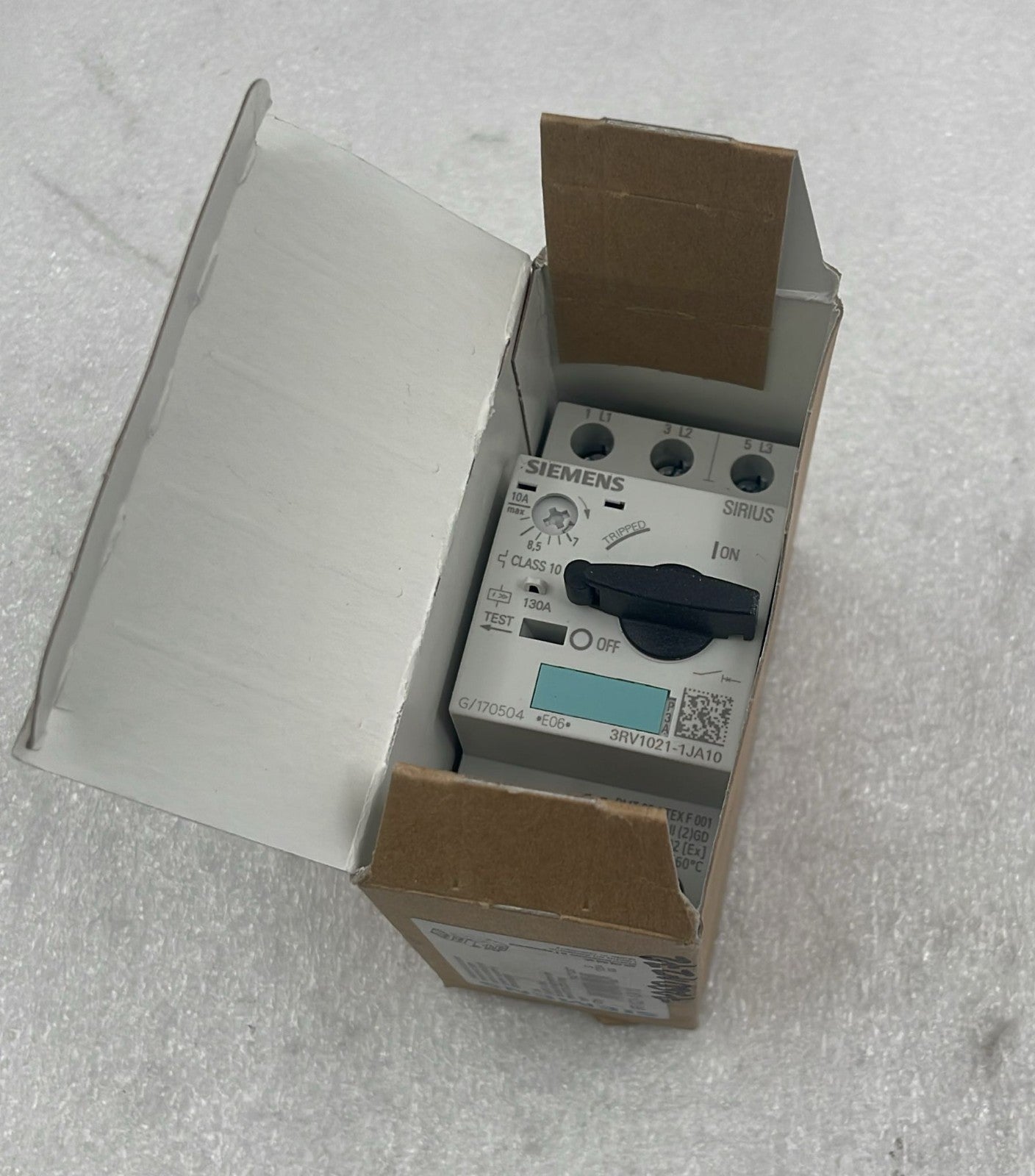 Siemens 3RV1021-1JA10 motor protection breaker inside box
