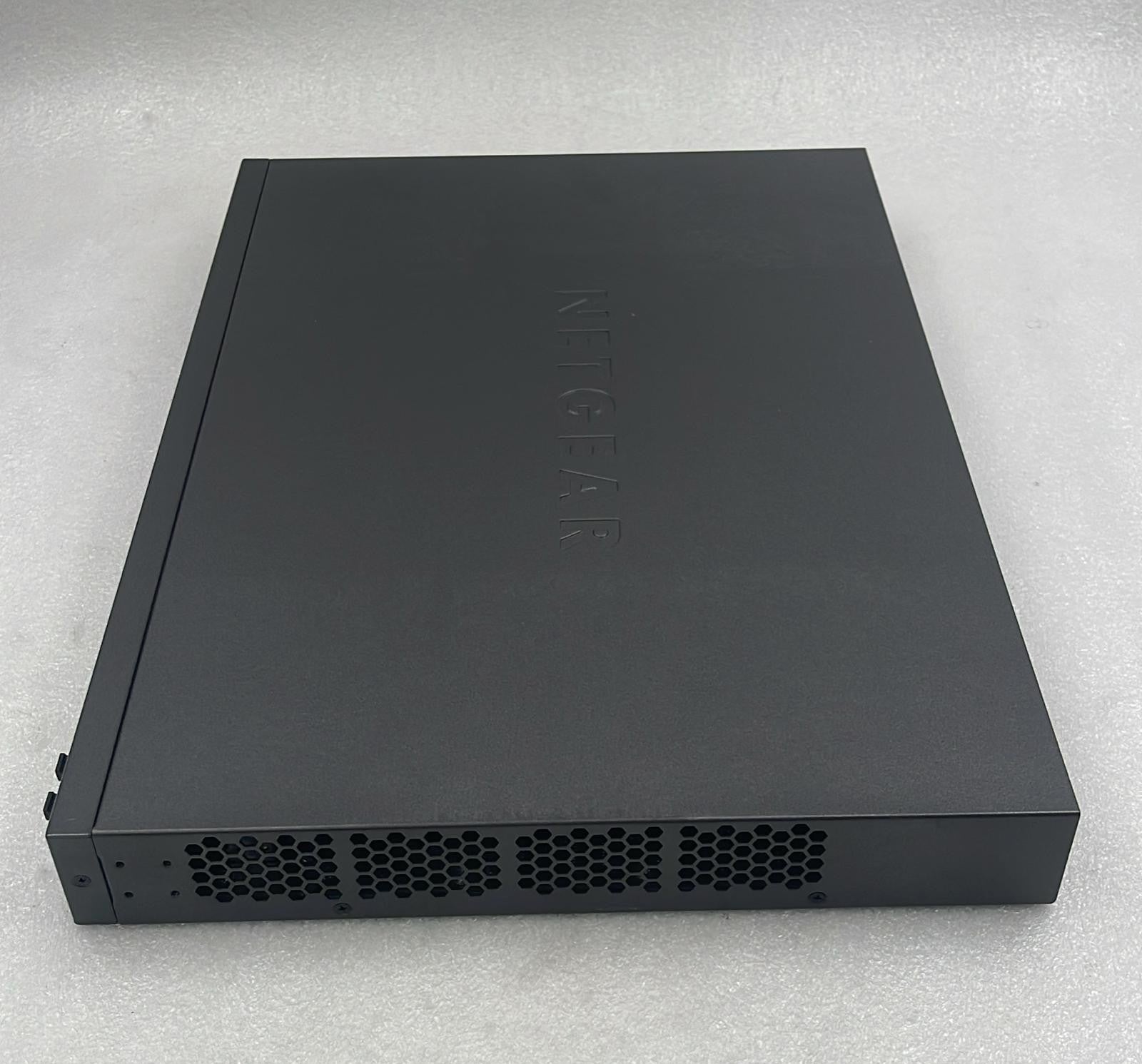 Netgear XS728T-100NES 28-port 10-Gigabit smart managed Pro network switch front panel view