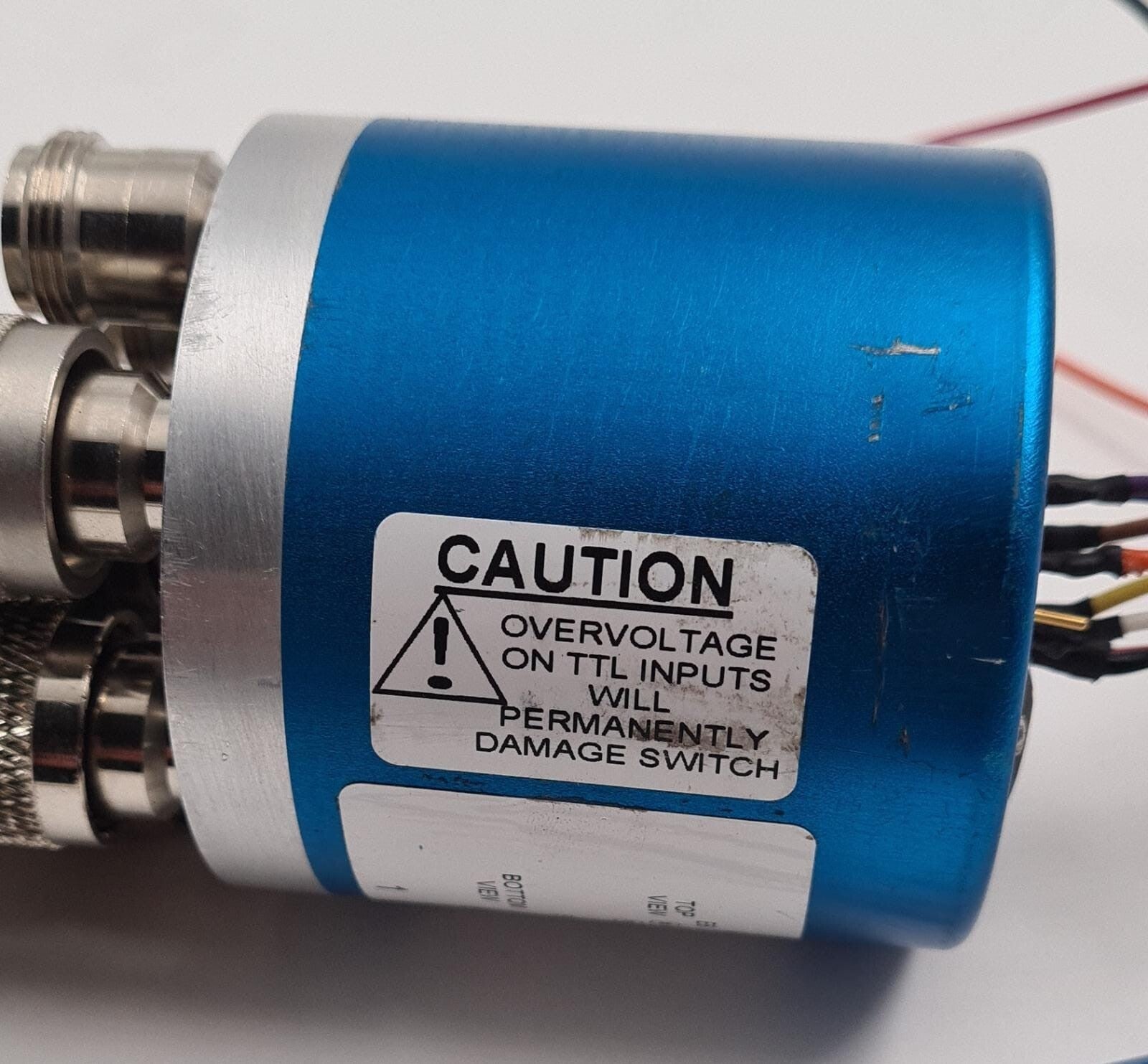 Radiall R-573-082-620 SW RF Coaxial Switch 0-3 GHz 12V