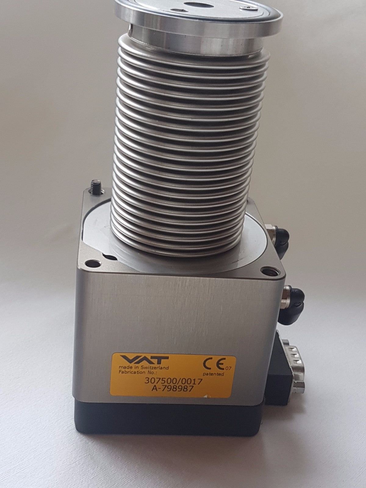 Vat 307500 0017 Hv A 798987 Metal Angle Valve Insert Air Operated Switzerland