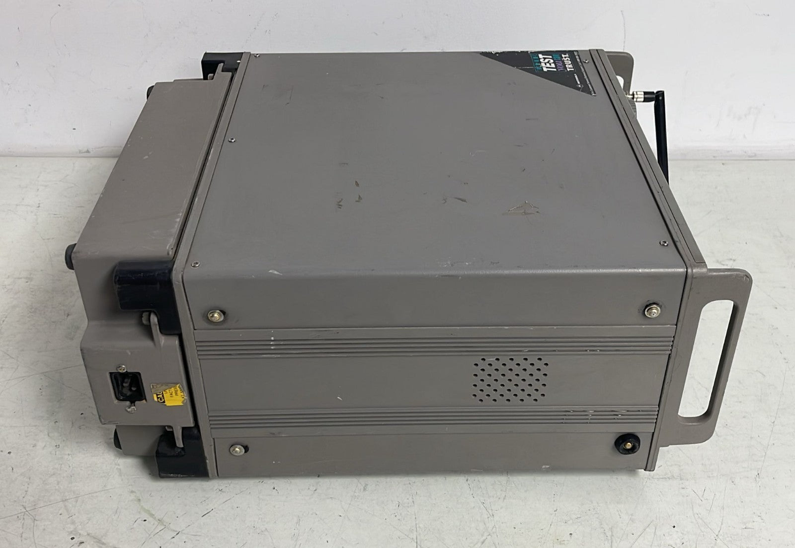 Motorola R2550 Communications System Analyzer W/ RPN4000A Battery Backup