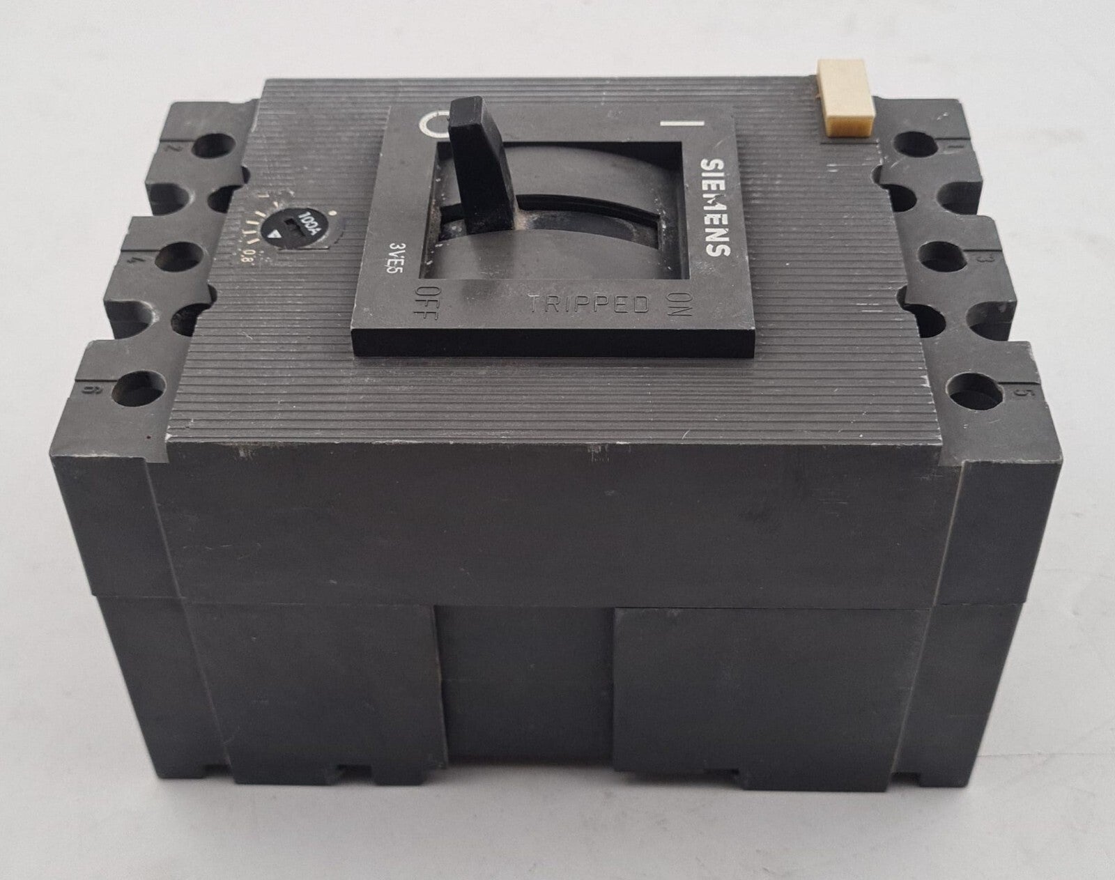 SIEMENS 3VE5 3VE5201-0CT00 VDE 0660 IEC 157-1 CIRCUIT BREAKER