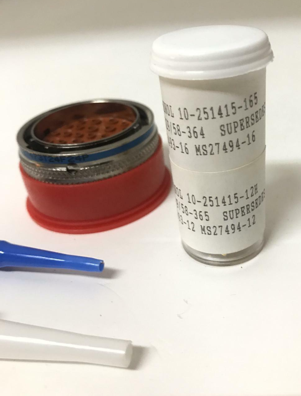 Amphenol Aerospace Circular Connector with Crimp Pins Ins Ex MS90376-28R