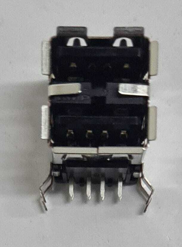 [LOT OF 144] NEW - AMP 5787745-2 8-Pin Dual USB 2.0 Port Receptacle Assembly