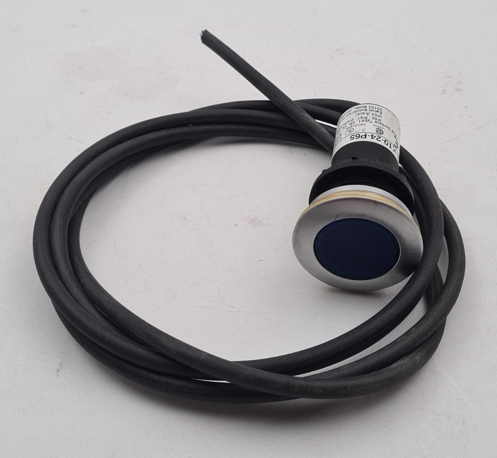 Eaton C30C-FDL-B-K10-24-P65 IEC 60947-5-1 Pushbutton Illuminated BLUE 24V