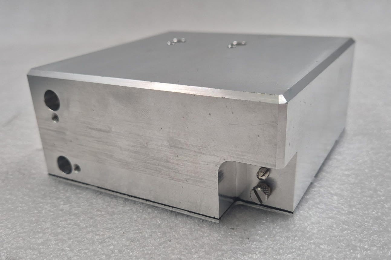 BRUKER OPTICAL COMPONENTS LASER PART I19352 ECL 01 Board 1291101 Device