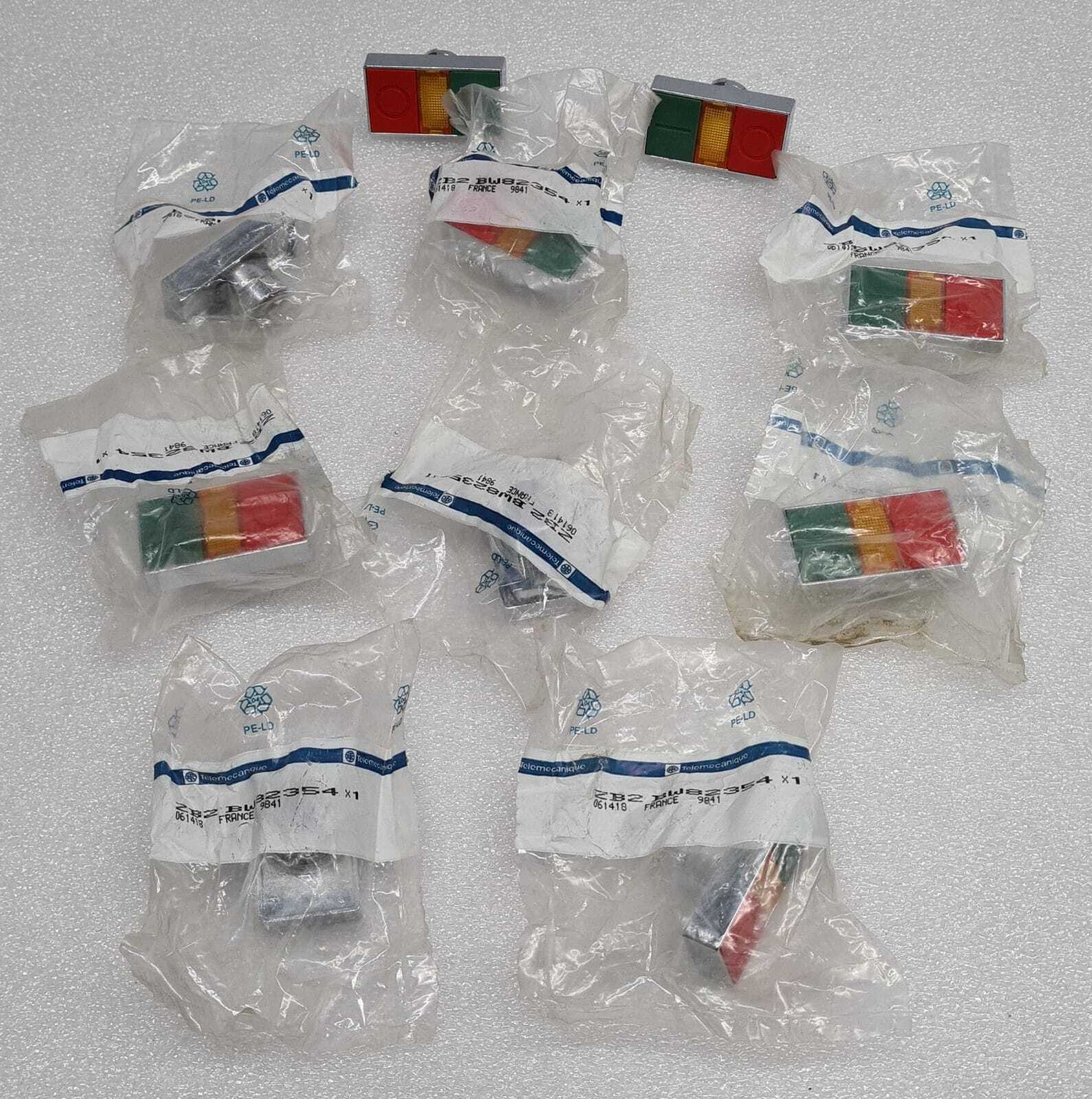 [LOT 10] NEW Telemecanique ZA2 BW82354 061418 9841 Green Red Pushbutton Operator
