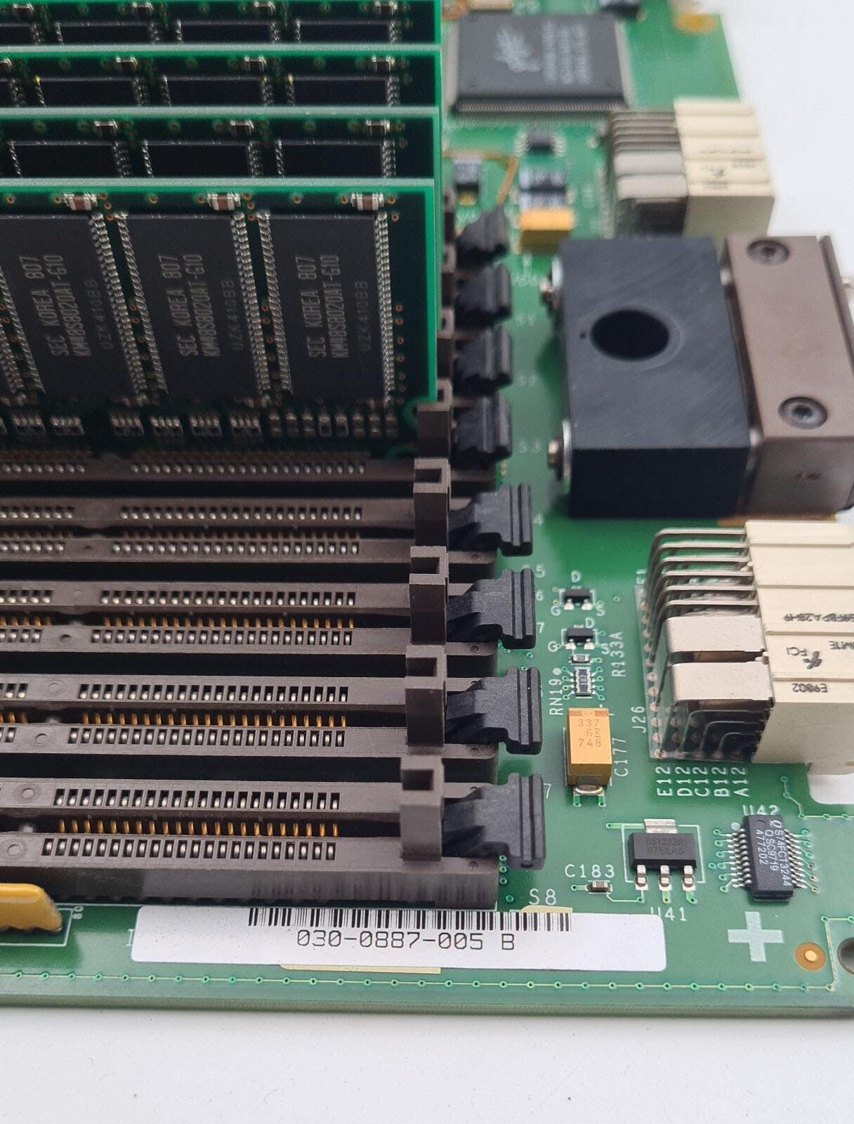 SGI Silicon Graphics Octane Motherboard 030-0887-005 B W/ 4* 64MB RAM
