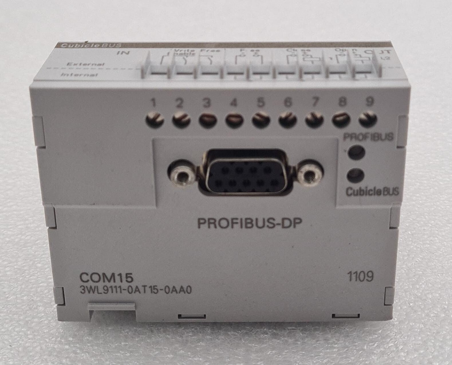 NEW Siemens COM15 3WL9111-0AT15-0AA0 PROFIBUS-DP 1109 CubicleBUS Circuit Breaker