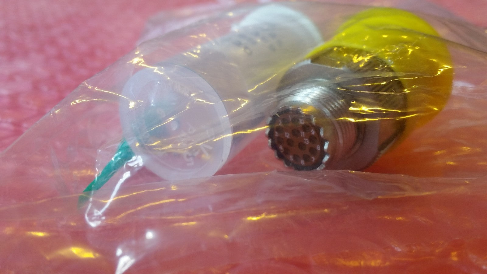 Amphenol D38999/26FB35PN Circular Mil Spec Connector  Plug