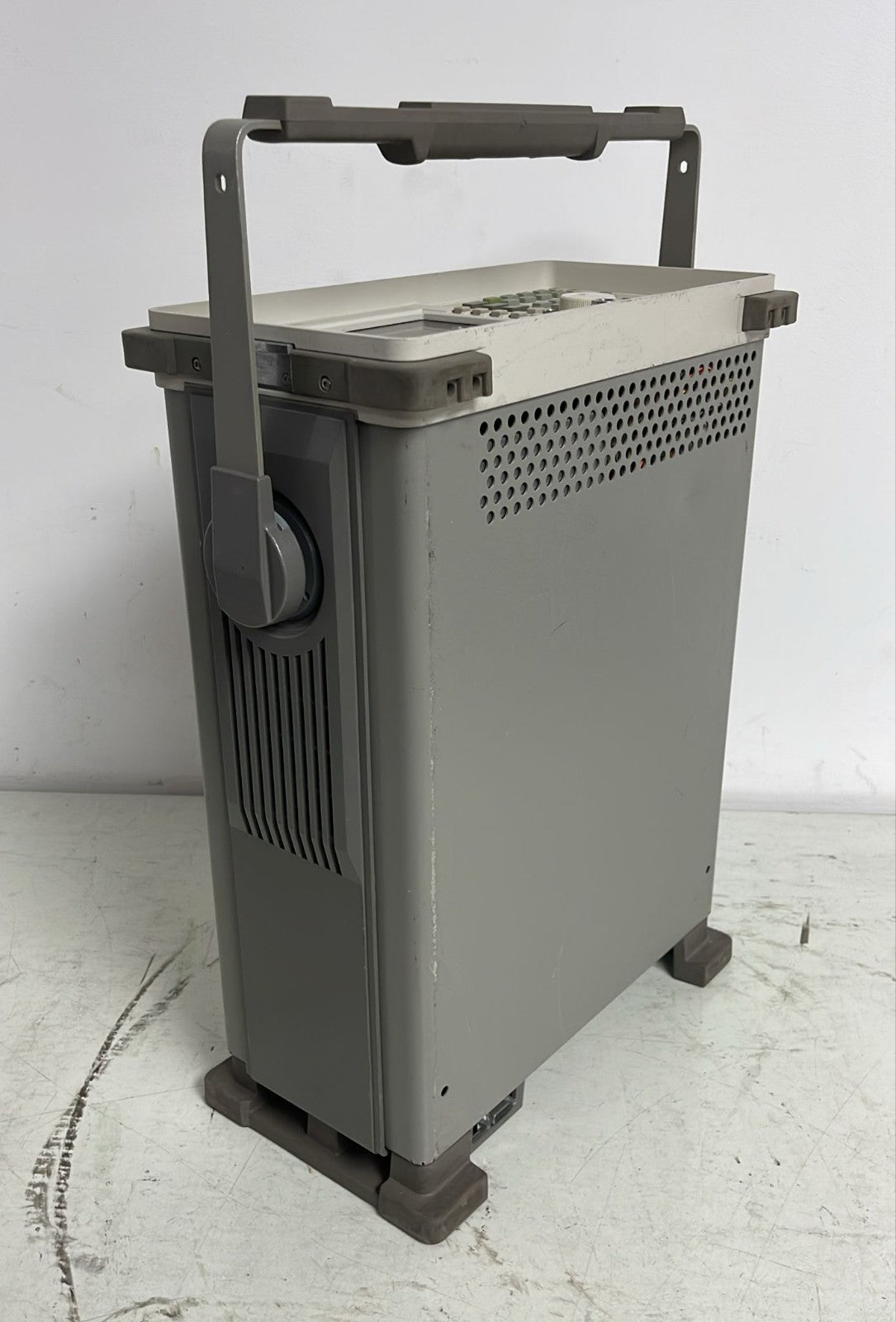 Agilent 8563EC spectrum analyzer left-side ventilation panel