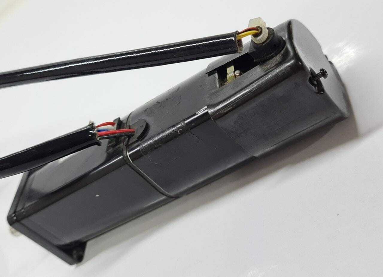 FOR PARTS- Yaskawa AC Servo Motor SGM A8ARYC12 80W 200V 0.7A 3000R/Min