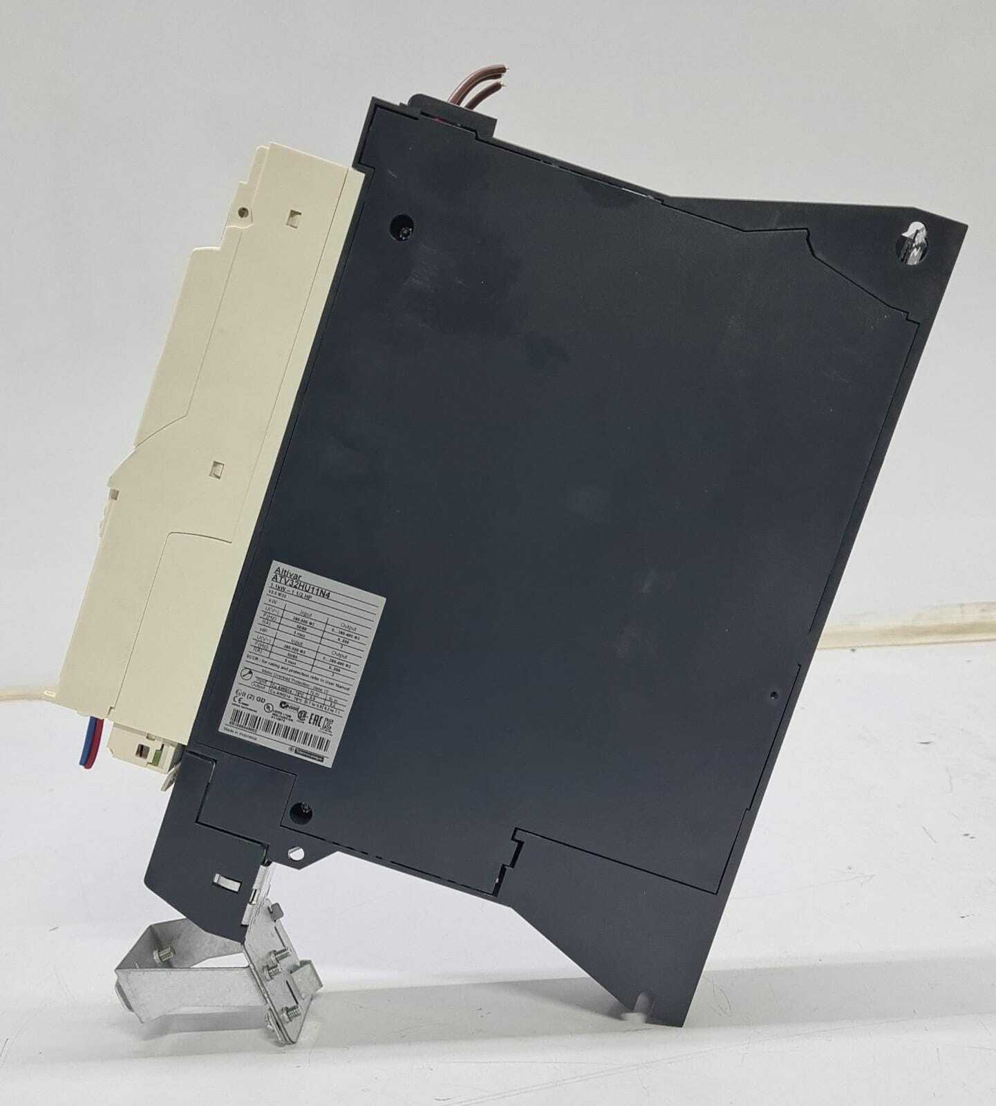 Schneider Altivar ATV32HU11N4 Inverter 500V Variable Speed Drive