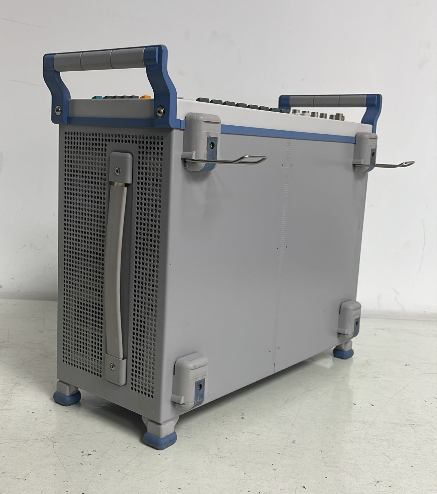 Rohde & Schwarz AMU-200A baseband signal generator and fading simulator for RF testing