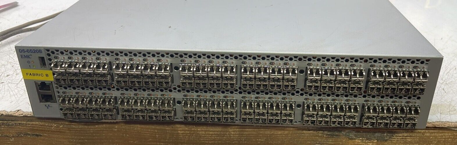 Brocade 6520 EMC DS-6520B 96-Port Fiber Channel Switch 100-652-862-00 W/ 96* SFP