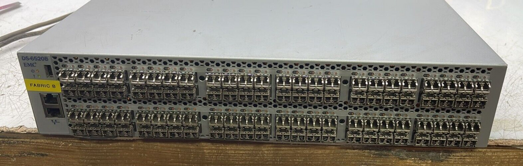 Brocade 6520 EMC DS-6520B 96-Port Fiber Channel Switch 100-652-862-00 W/ 96* SFP