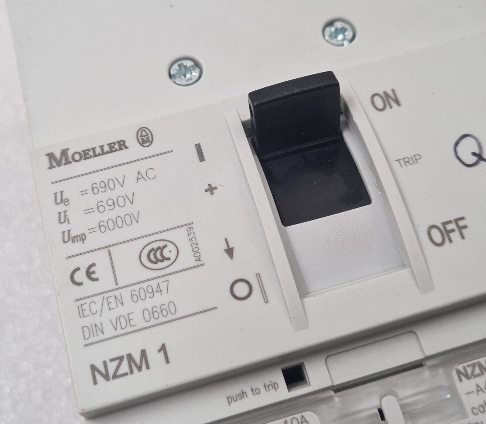 Moeller NZM 1 B1-A40 3 Pole Circuit Breaker 60947 DIN VDE 0660 690V AC