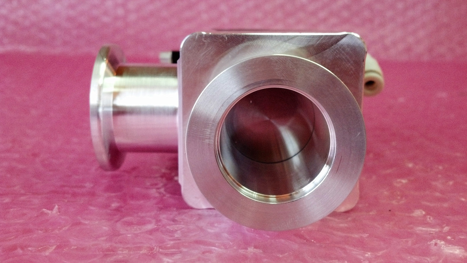 Vat Right Angle High Control Vacuum Valve w Soft Pump 26428 ka 21 Bcd1 A 931663