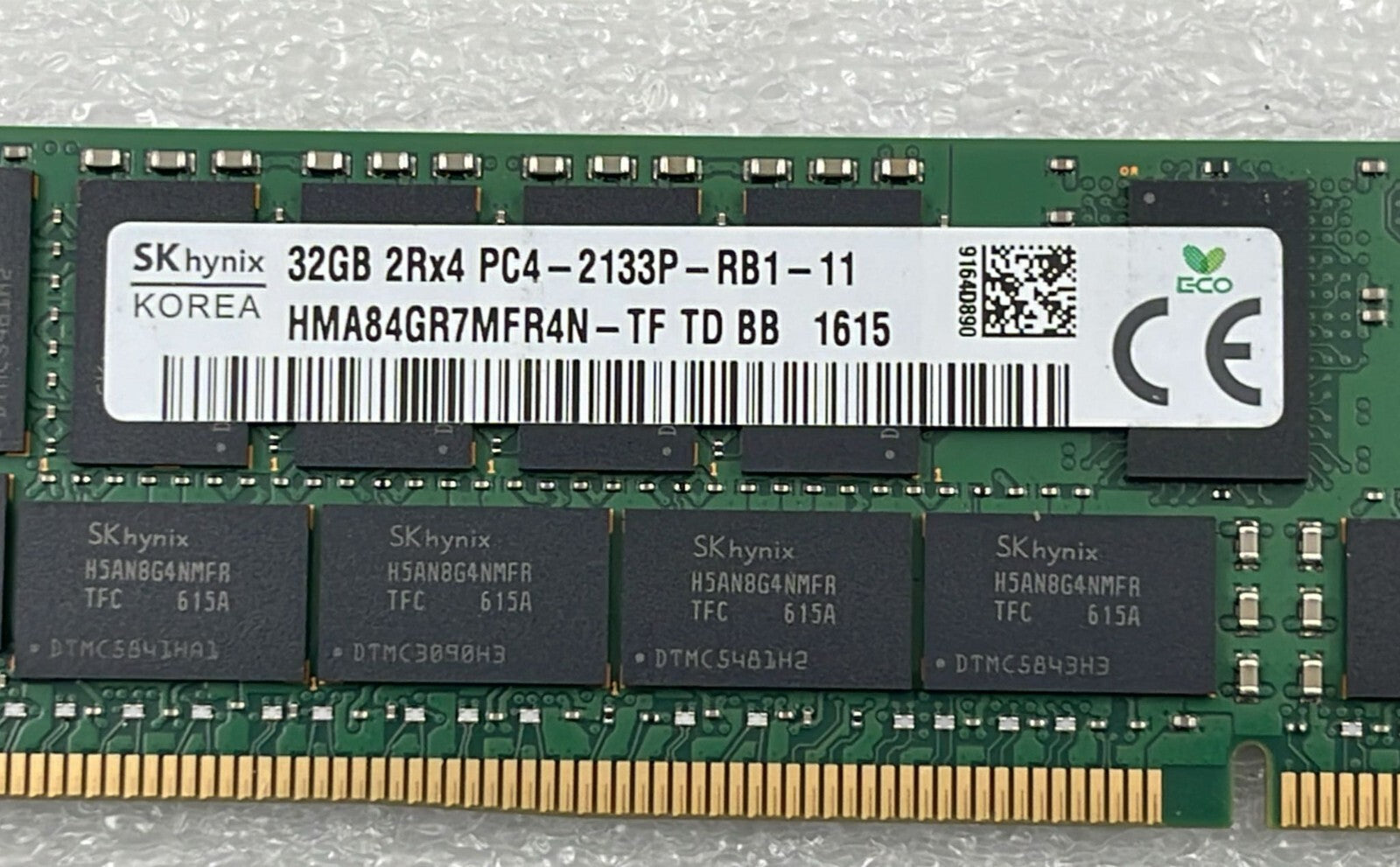 SK Hynix DDR4 server RAM front component view