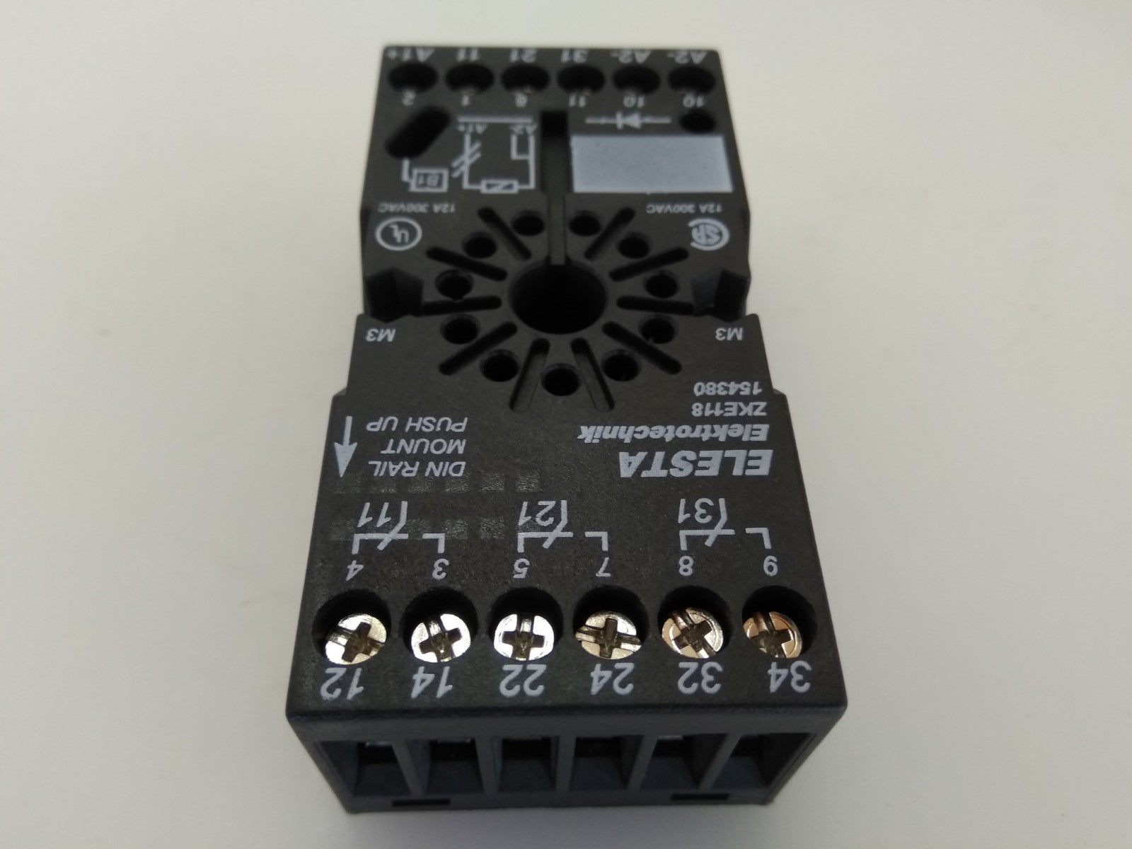 [LOT 10 PCS] Elesta Elektrotechnik ZKE118 154380 Relay Socket 300 Vac 12 A