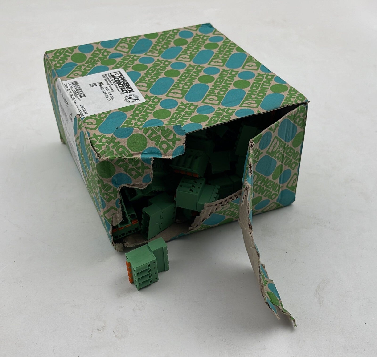 [LOT OF 100] NEW - PHOENIX Contact FKIC 2,5 / 4-ST Connector 1910694