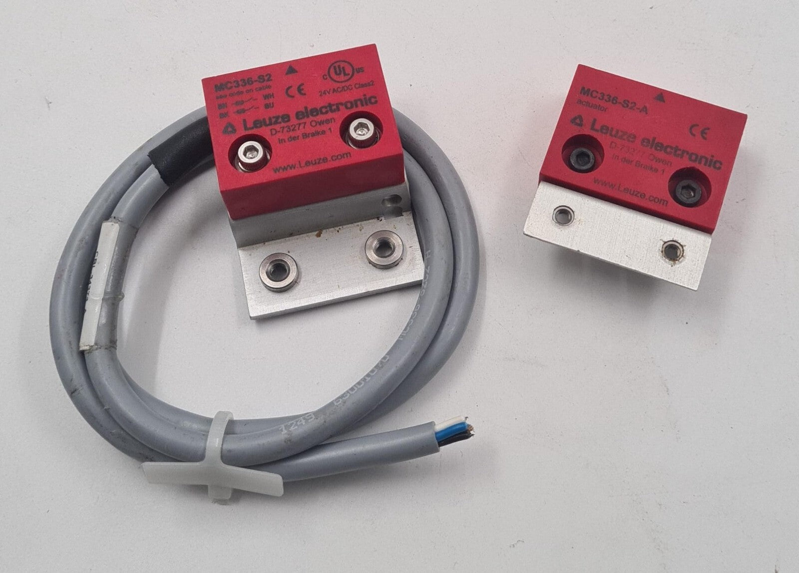 Leuze Electronic MC336-S2 Magnetic Interlock Sensor & MC336-S2-A Actuator