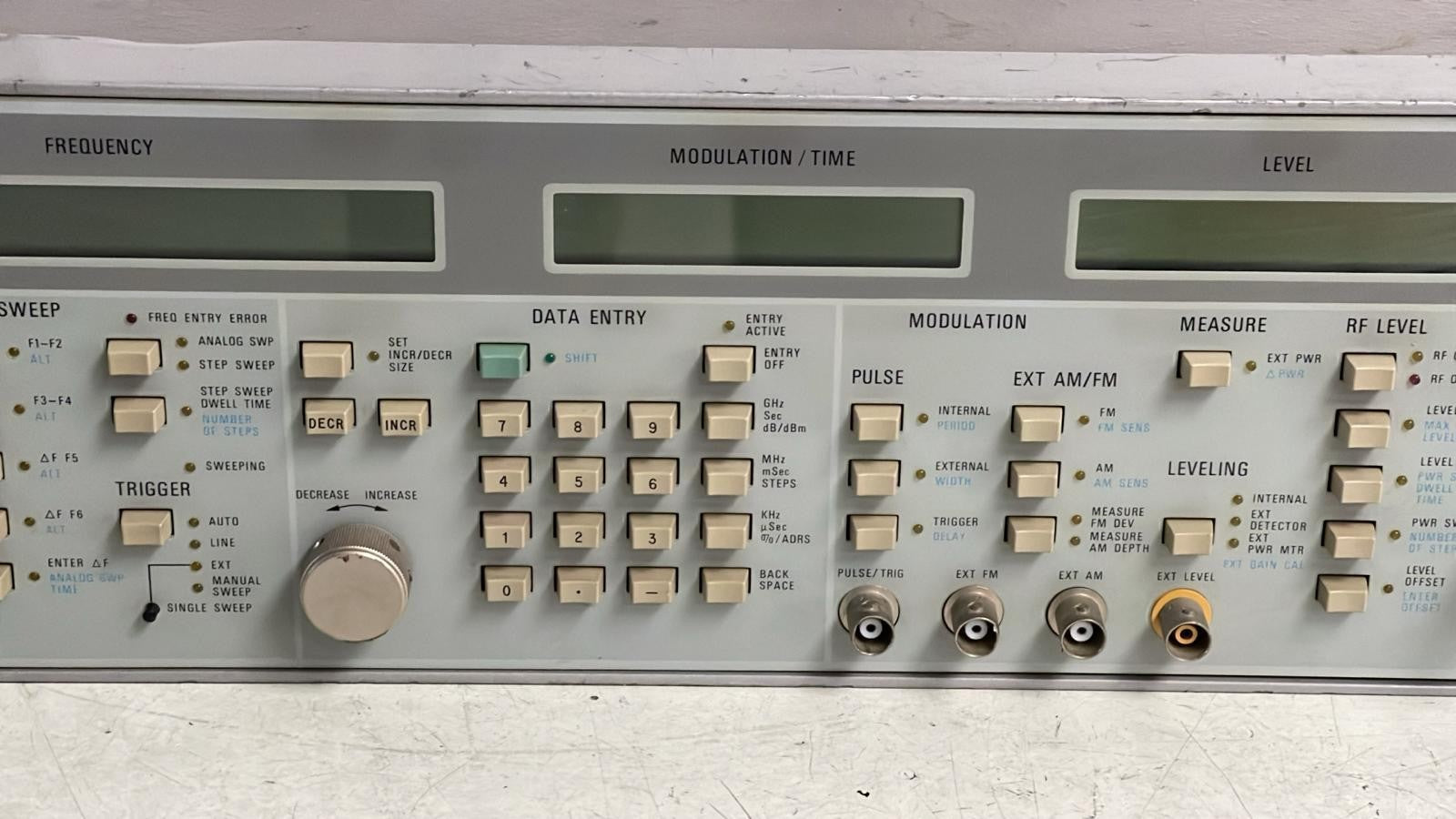 Wiltron Model 6747B-20 Swept Frequency Synthesizer 10MHz 20GHz