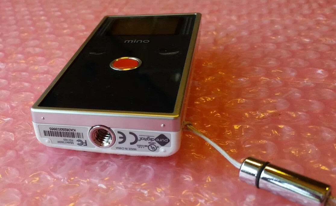 Apco FlipVideo Mini Video Camera Model F360w Psv 460 2 GB On Board Flash Memory