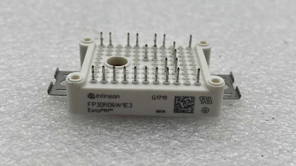 [LOT OF 5] Infineon FP30R06W1E3 EasyPIM power module