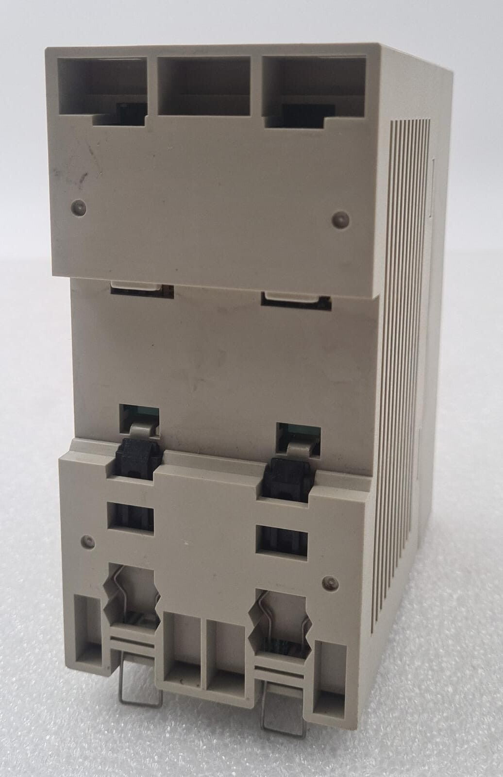 YASKAWA MP2300S MP2300Siec PMC-U-MP23S16 PLC Controller 24VDC