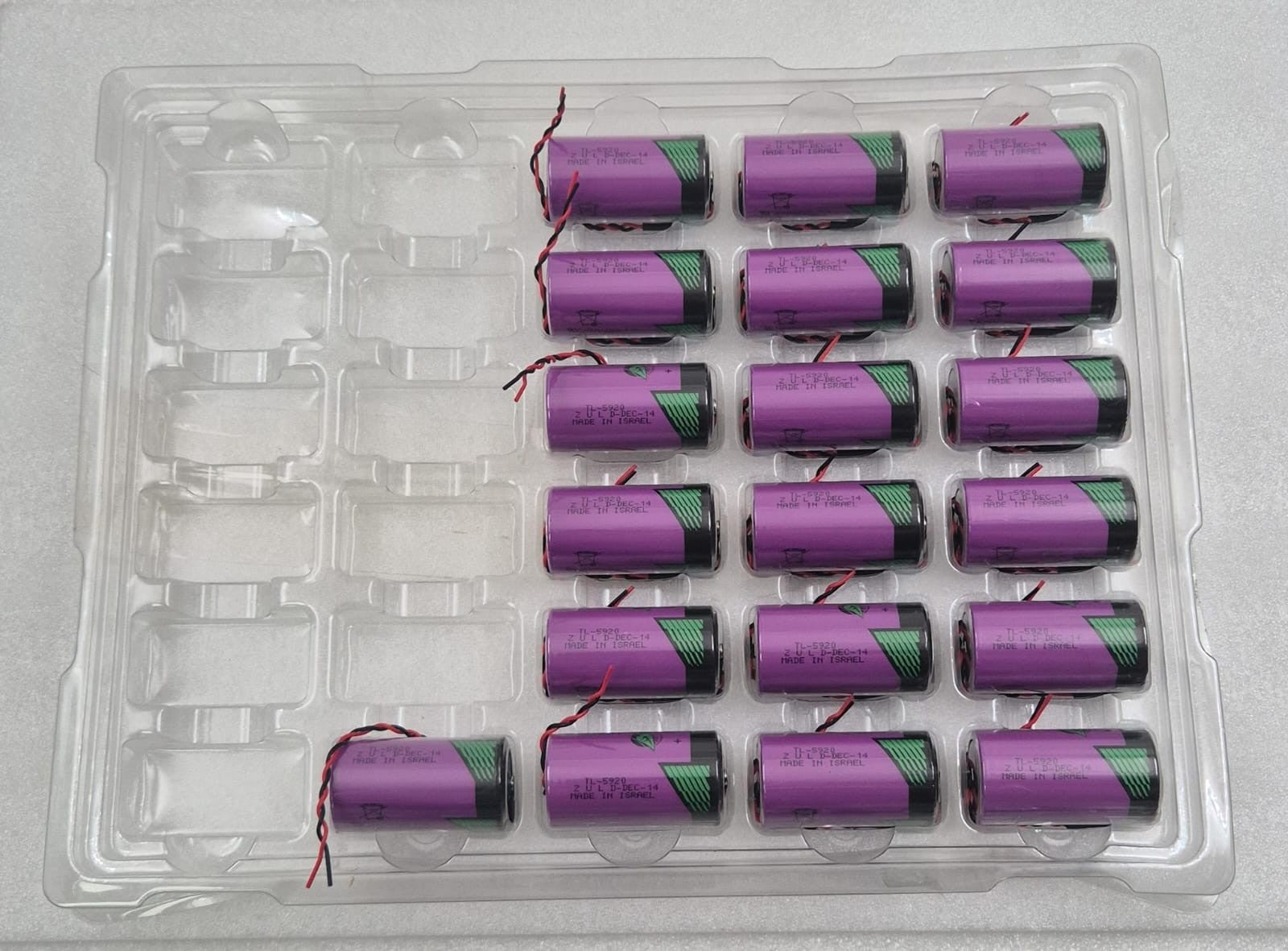 19 Tadiran TL-5920 3.6V lithium inorganic Size C batteries bulk tray with wire leads